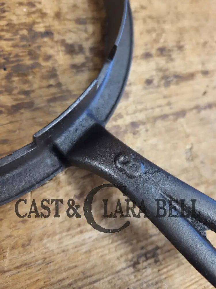 Late 1800βs Unmarked BEAUTIFUL #8 Antique Waffle iron. Awesome raised 8 on both paddles and handles. VERY cool! Waffle