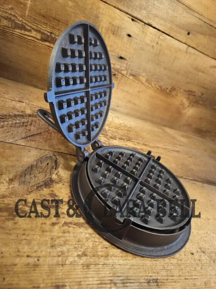 Late 1800βs Unmarked BEAUTIFUL #8 Antique Waffle iron. Awesome raised 8 on both paddles and handles. VERY cool! Waffle