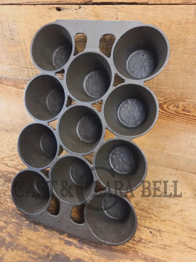 Late 1890’s Erie #10 Popover Pan 11 cup. 948. Variation #4. Beautifully restored and ready to make muffins popovers and