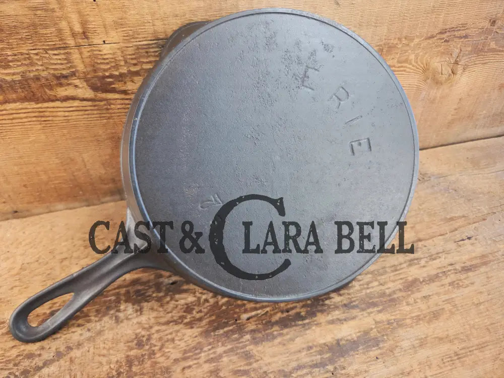 Late 1890βs Griswoldβs ERIE #7 second series skillet. D makerβs mark. Beautiful and lightweight Skillet