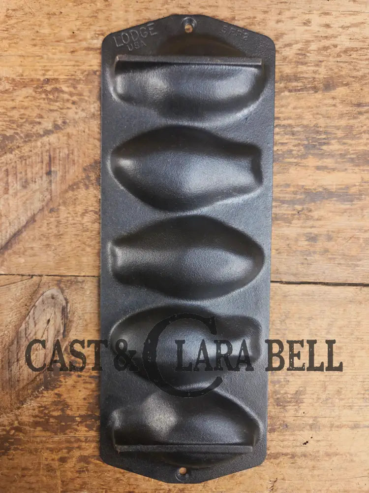 Lodge Perch Pan 5PP2. Awesome cornbread! Bakeware