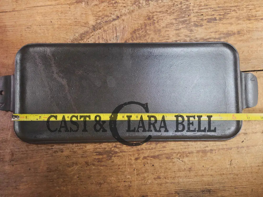 LOVE it. Great gift! 1920βs Large Block Logo Griswold #7 Cast Iron Long Griddle 744 Griddle