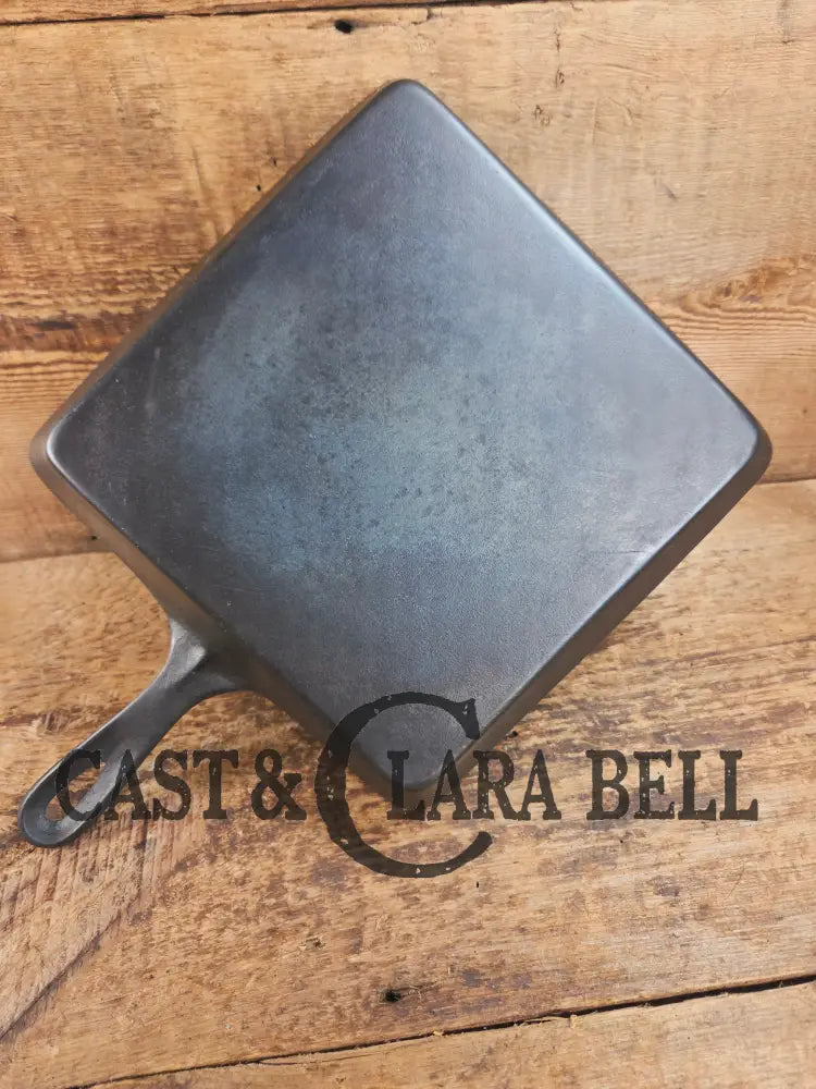 LOVE these skillets. Early 1900βs Lodge square skillet. Versatile pan for your arsenal! Makes wonderful cornbread