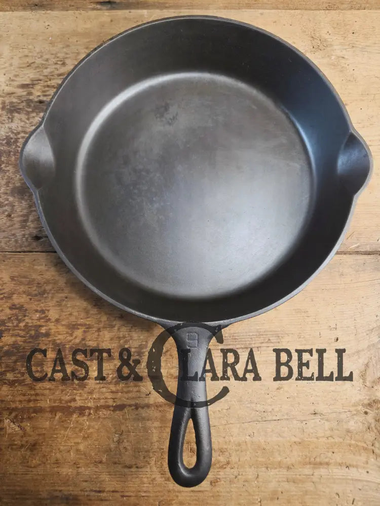 Lovely 1920’s Griswold #9 Skillet with Heat Ring and Large Block Logo 710 AX One of the most popular Griswold lines