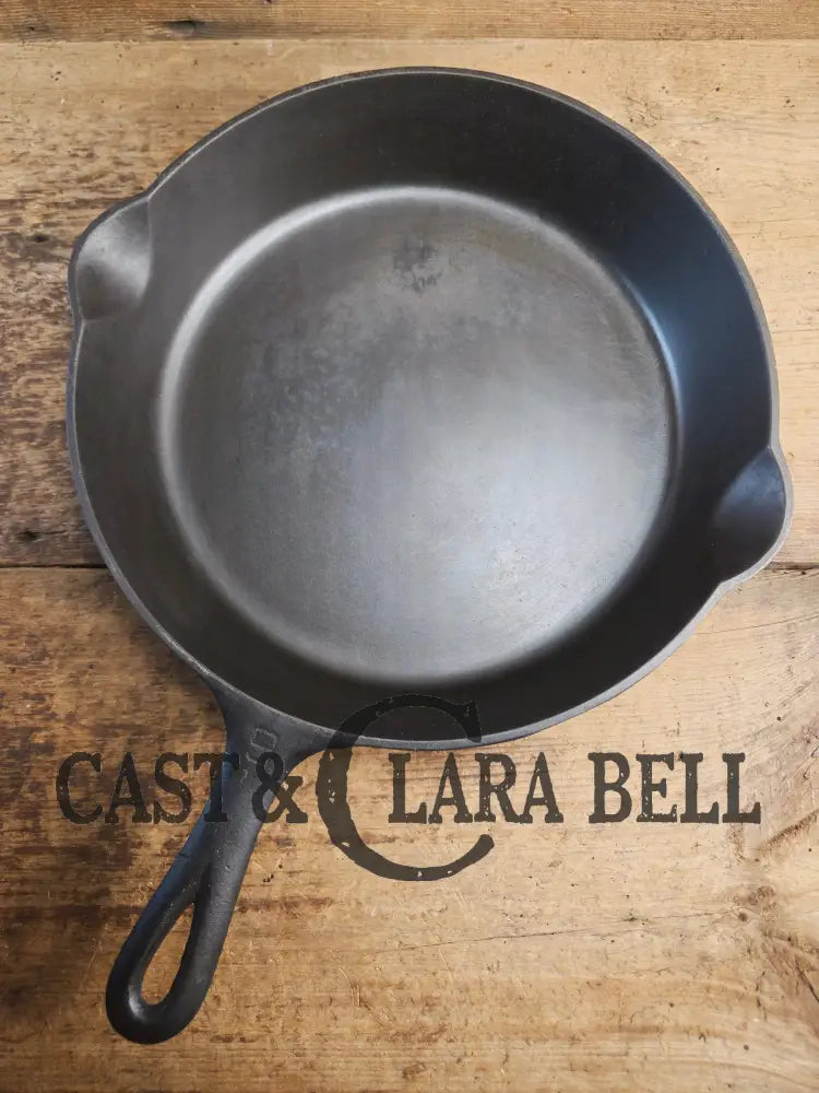 Lovely 1920’s Griswold #9 Skillet with Heat Ring and Large Block Logo 710 AX One of the most popular Griswold lines