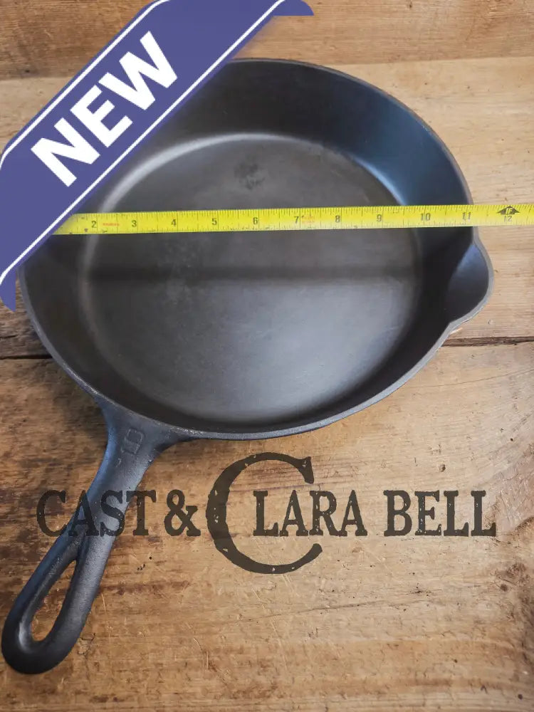 Lovely 1920’s Griswold #9 Skillet with Heat Ring and Large Block Logo 710 AX One of the most popular Griswold lines