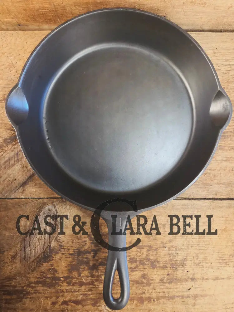 Lovely 1920’s Griswold #9 Skillet with Heat Ring and Large Block Logo 710 M. One of the most popular Griswold lines