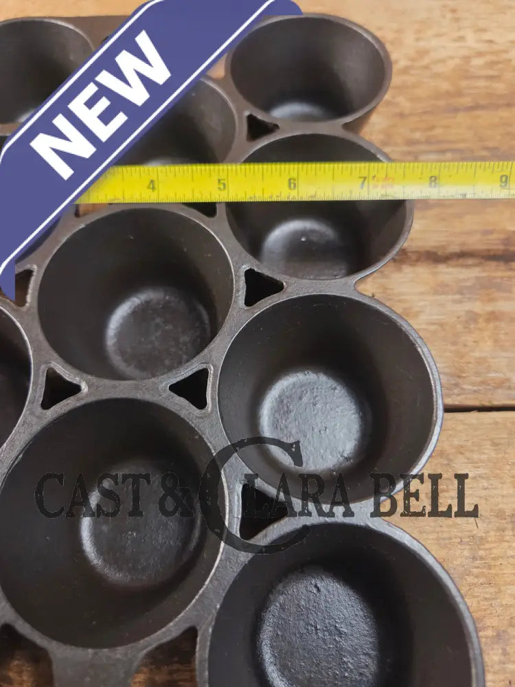 Lovely Griswold No. 10 Popover Pan 948 A Variation 10 with Griswolds & Erie markings. Ready to make brownies muffins or