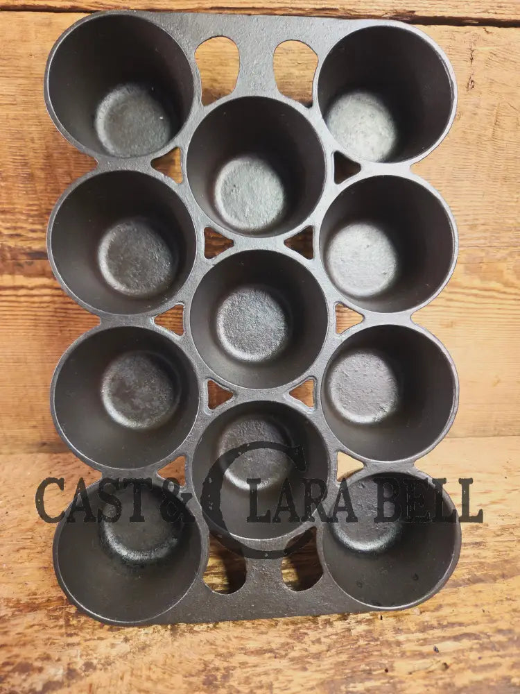 Lovely Griswold No. 10 Popover Pan 948 A Variation 10 with Griswolds & Erie markings. Ready to make brownies muffins or