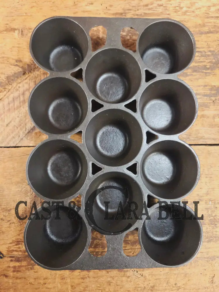 Lovely Griswold No. 10 Popover Pan 948 A Variation 10 with Griswolds & Erie markings. Ready to make brownies muffins or