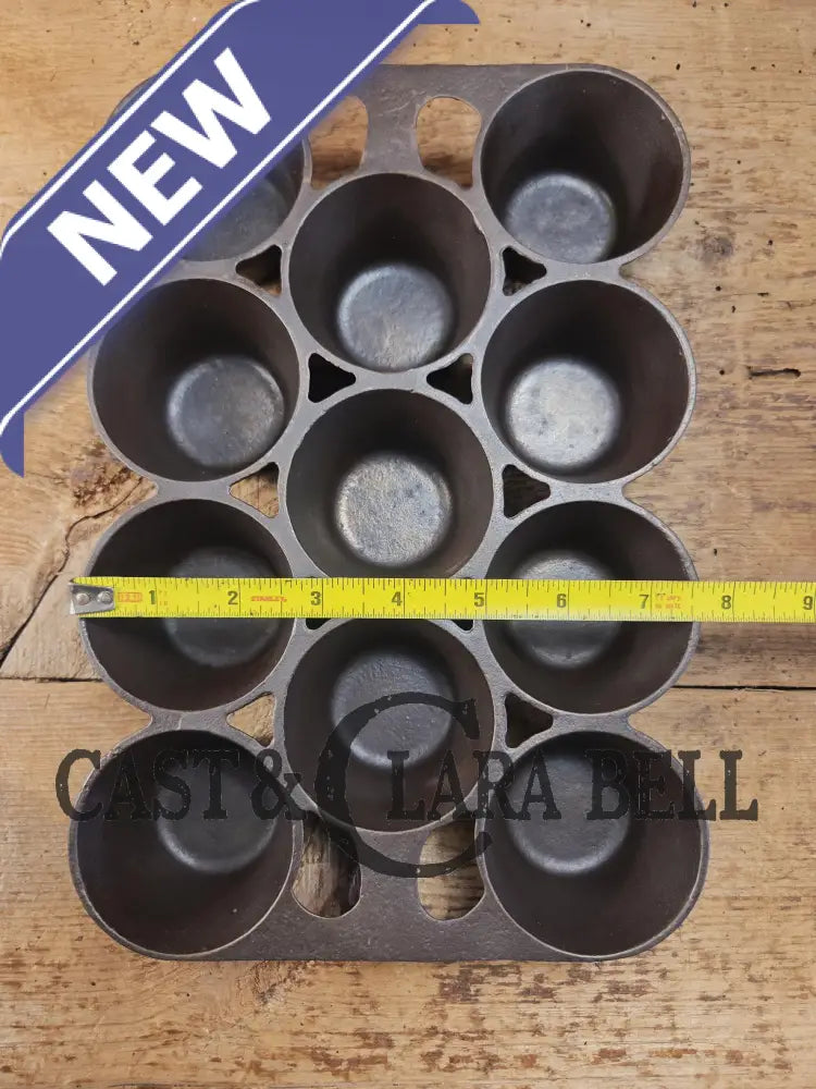 Lovely Griswold No. 10 Popover Pan 948 A Variation 10 with Griswolds & Erie markings. Ready to make brownies muffins or