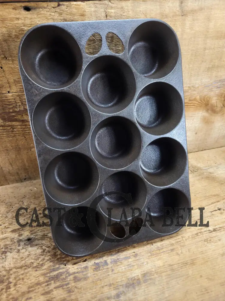 Lovely Griswold No. 10 Popover Pan 949 B. Fully Restored and ready to make the best brownies muffins or cornbread!