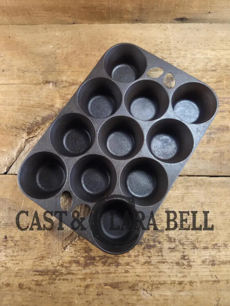 Lovely Griswold No. 10 Popover Pan 949 B. Fully Restored and ready to make the best brownies muffins or cornbread!