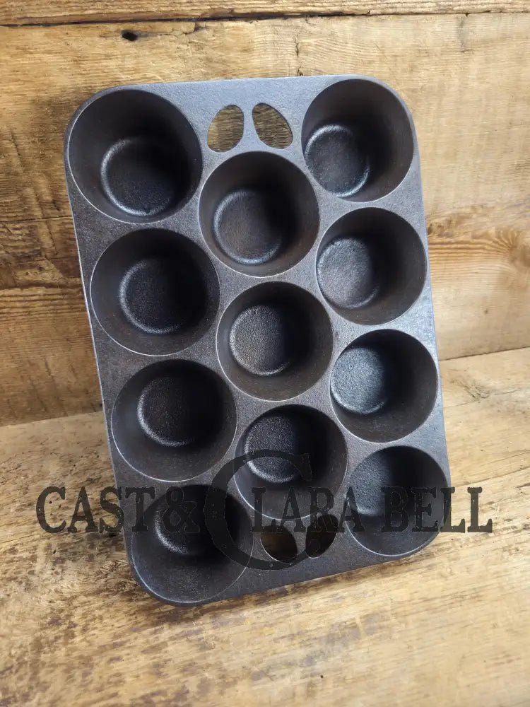 Lovely Griswold No. 10 Popover Pan 949 B. Fully Restored and ready to make the best brownies muffins or cornbread!