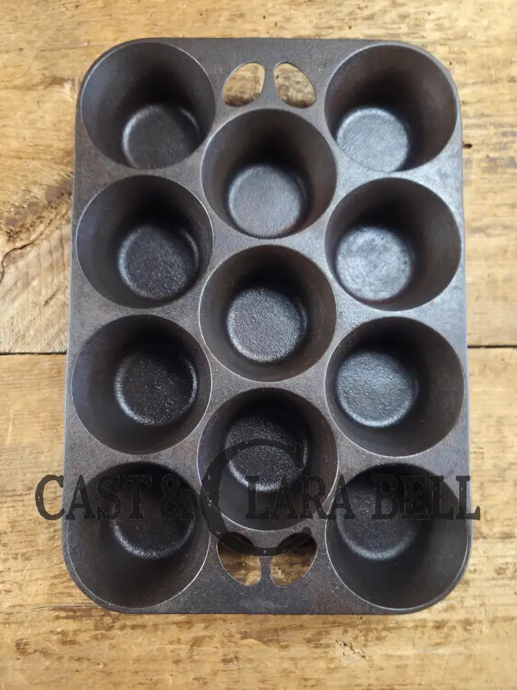Lovely Griswold No. 10 Popover Pan 949 B. Fully Restored and ready to make the best brownies muffins or cornbread!