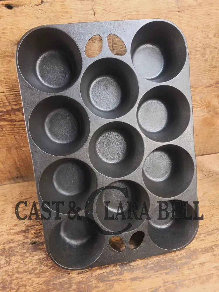 Lovely Griswold No. 10 Popover Pan 949 B. Fully Restored and ready to make the best brownies muffins or cornbread!