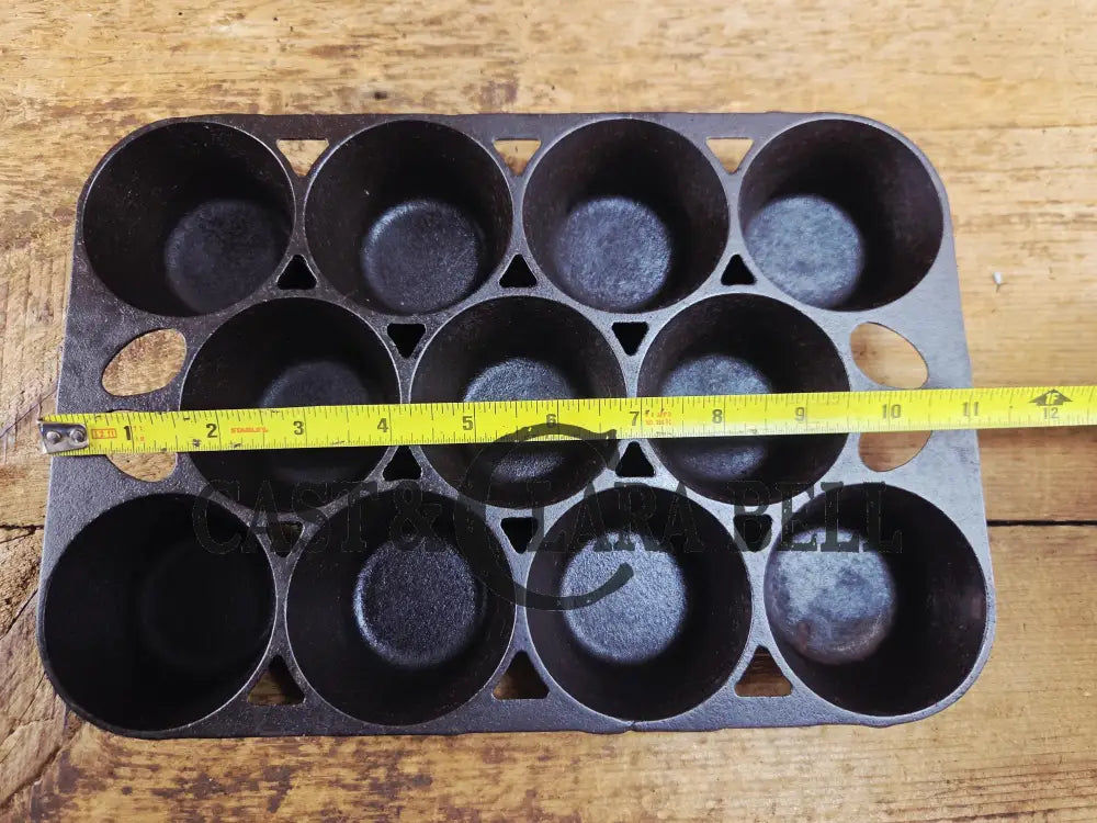 Lovely Griswold No. 10 Popover Pan 949. Fully Restored and ready to make the best brownies muffins or cornbread! SC24