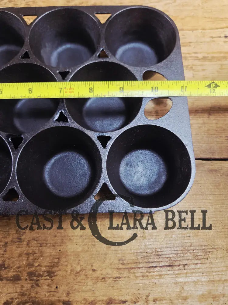 Lovely Griswold No. 10 Popover Pan 949. Fully Restored and ready to make the best brownies muffins or cornbread! SC24