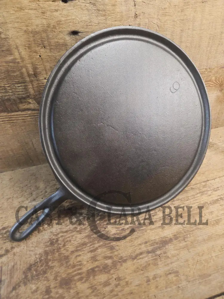 Make 90 year old grilled cheese! 1930-40’s Era lodge #9 Round Griddle. Awesome! SC24 Griddle