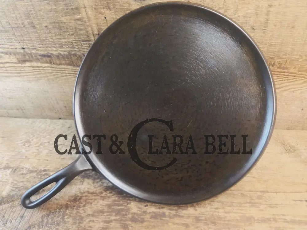 Make 90 year old grilled cheese! 1930-40’s Era lodge #9 Round Griddle. Awesome! SC24 Griddle