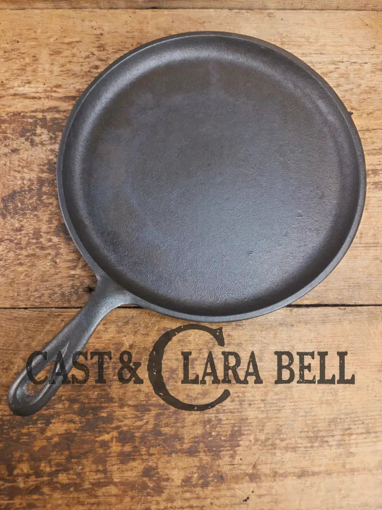 Make 90 year old grilled cheese! Earlier 1920’s era Lodge #8 Round Griddle Griddle