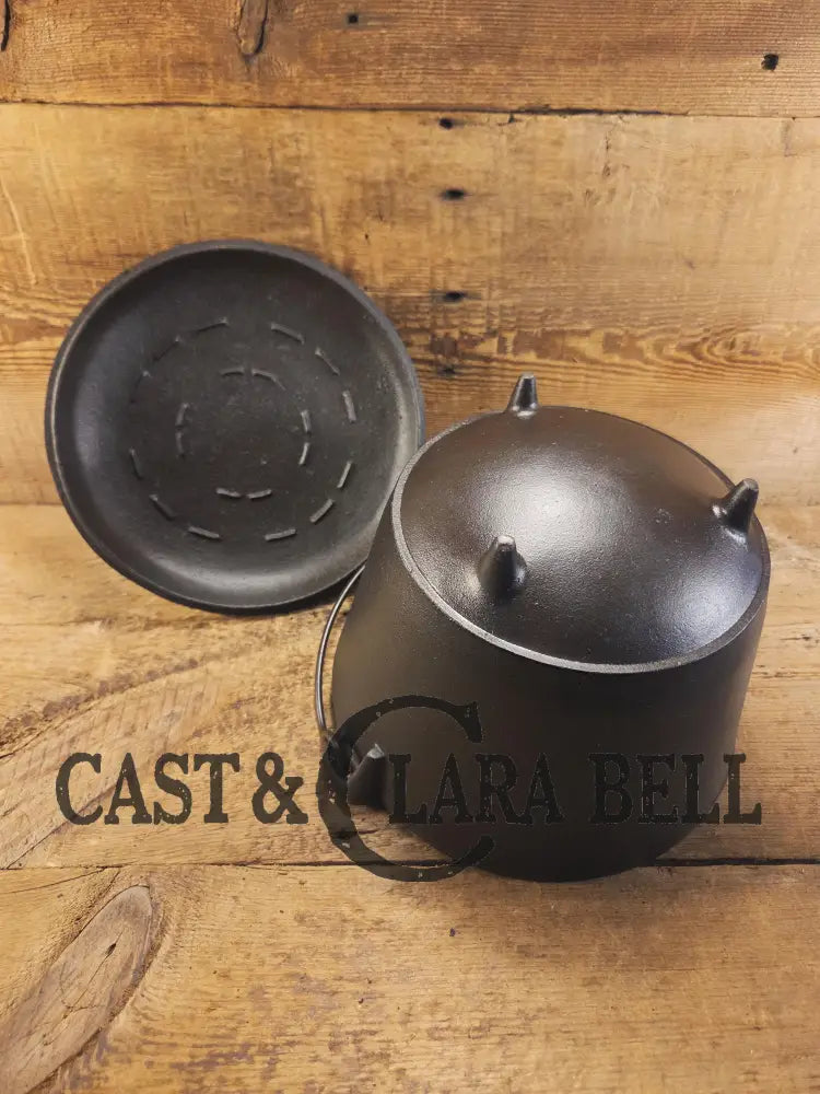 Martin Stove & Range No. 7 Three Legged Kettle with matching lid. Very unique gift campfire pot and display piece Dutch