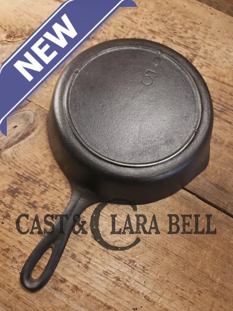 Mid 1900’s Lodge #5 ’Blob’ Skillet with 3 Notch Heat Ring Raised and incised 1. Skillet