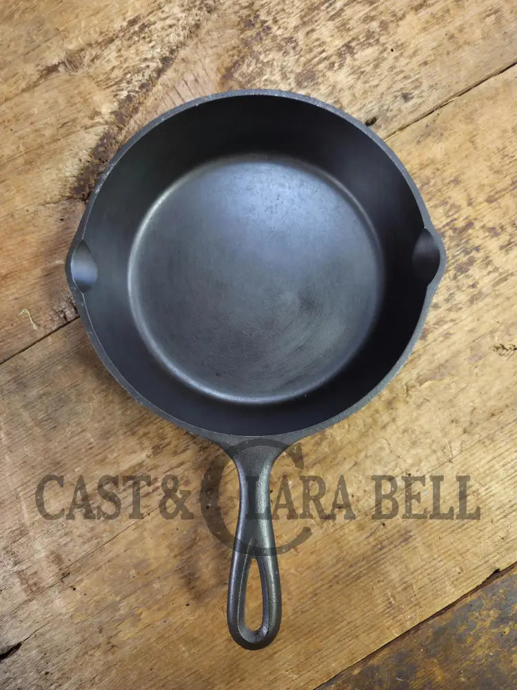Mid 1900βs Lodge #5 βBlobβ Skillet with 3 Notch Heat Ring. Raised P on the blob. Amazing gift and sautΓ© pan. Skillet
