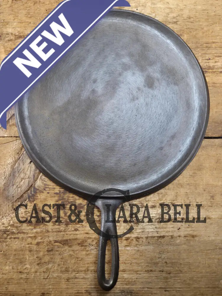 Mid Century Lodge #10 Cast Iron Round Griddle. Great daily user for grilled sandwiches! Wonderful utility griddle (UG)