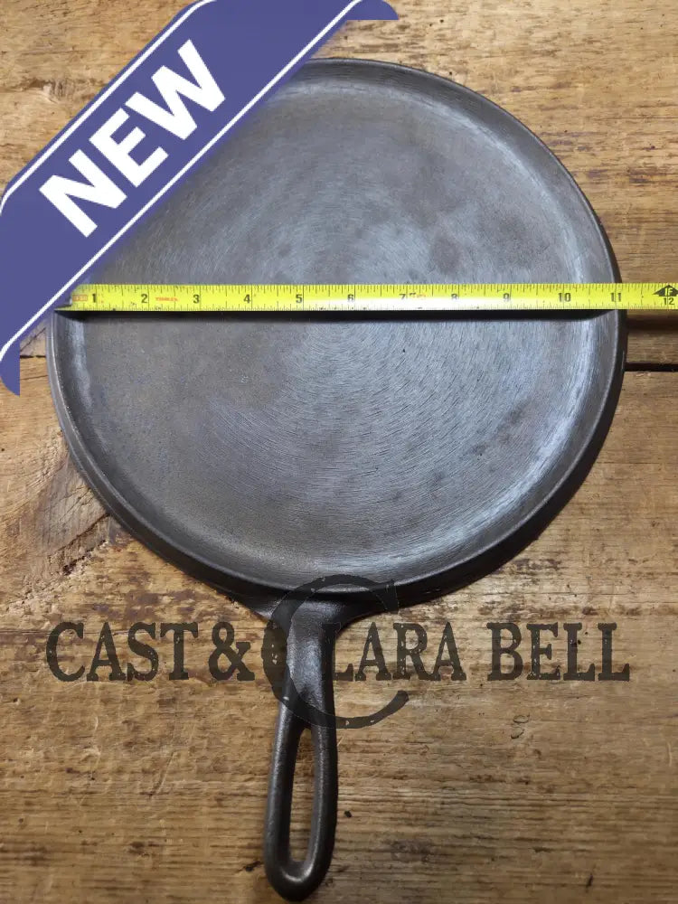 Mid Century Lodge #10 Cast Iron Round Griddle. Great daily user for grilled sandwiches! Wonderful utility griddle (UG)