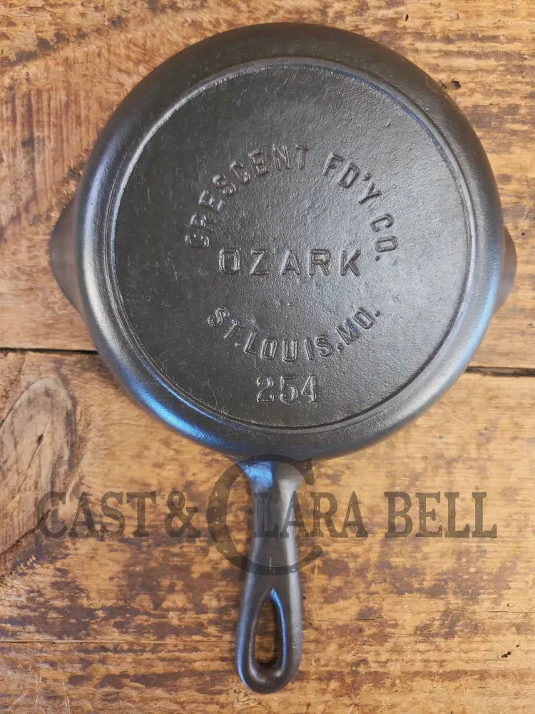 Midwest favorite and tough to source. Missouri made Crescent Fndry ’Ozark’ #4 Cast Iron Skillet - Skillet
