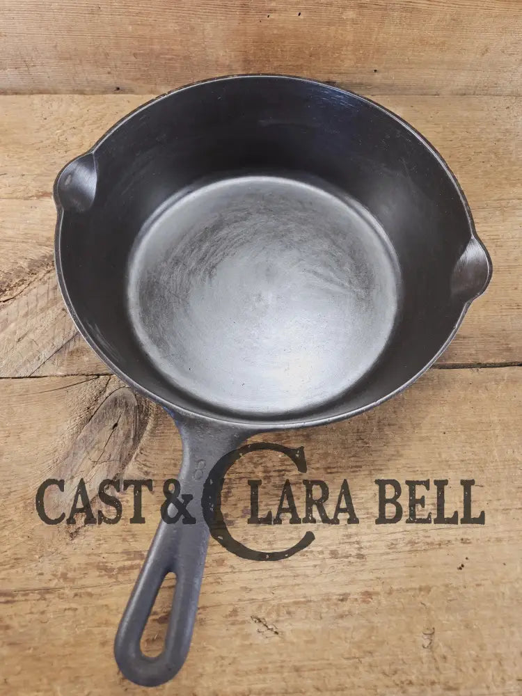 Midwest favorite! Missouri made Ozark #8 Deep Chicken Fryer Skillet. Fantastic piece great cooker for chili and breads!