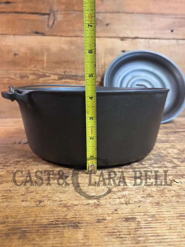 Midwest favorite! Missouri made Ozark #8 Dutch Oven. Fantastic piece great cooker for chili and breads! - Dutch Ovens
