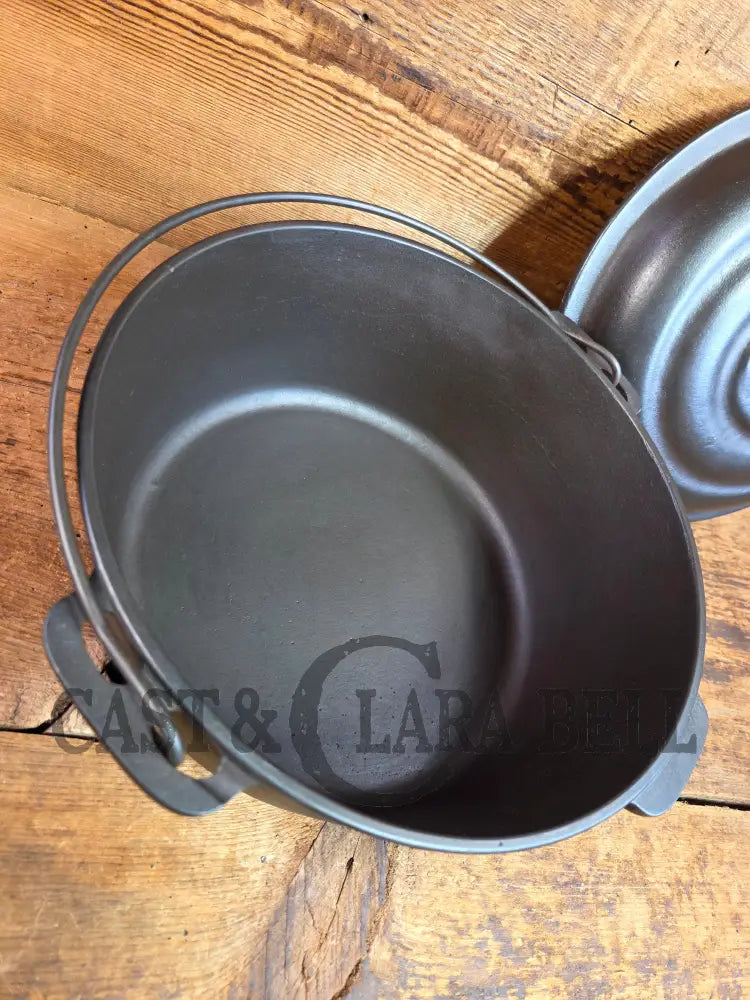 Midwest favorite! Missouri made Ozark #8 Dutch Oven. Fantastic piece great cooker for chili and breads! - Dutch Ovens