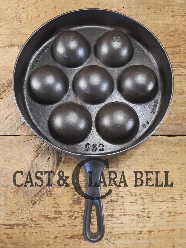 Mint and trending! Beautiful Griswold No. 32 Cast Iron Aebleskiver 962. Awesome poached eggs! Skillet