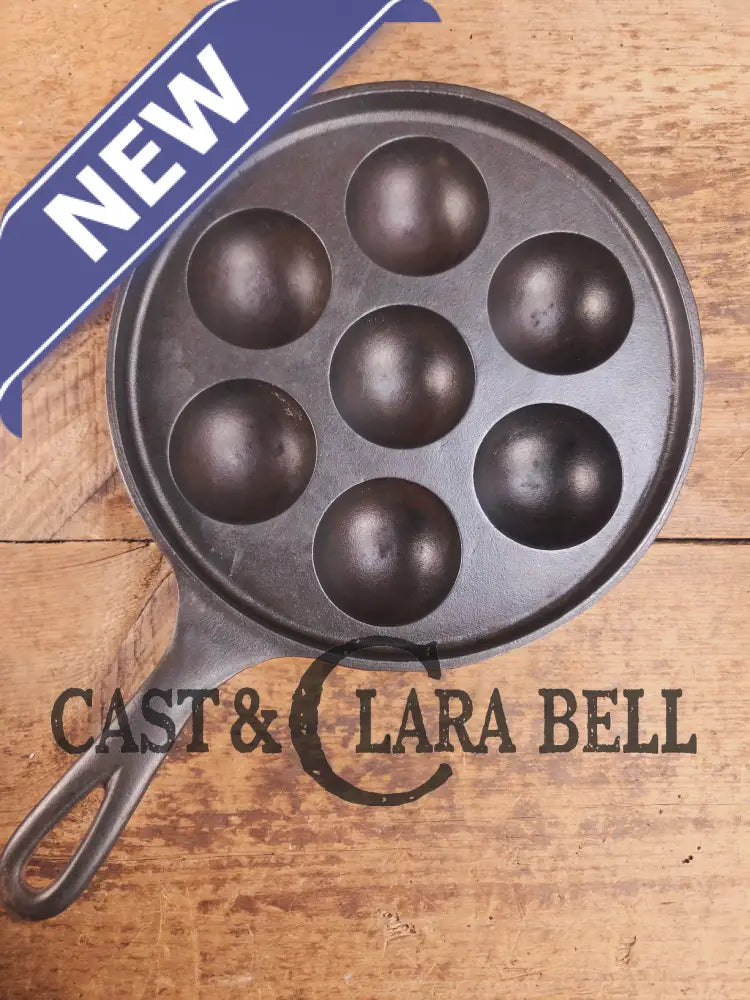 Mint and trending! Beautiful Griswold No. 32 Cast Iron Aebleskiver 962. Awesome poached eggs Skillet