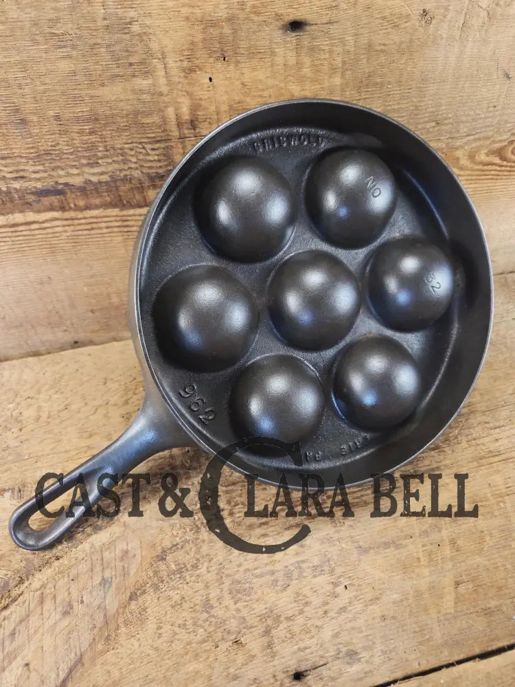 Mint and trending! Beautiful Griswold No. 32 Cast Iron Aebleskiver 962. Awesome poached eggs! Skillet