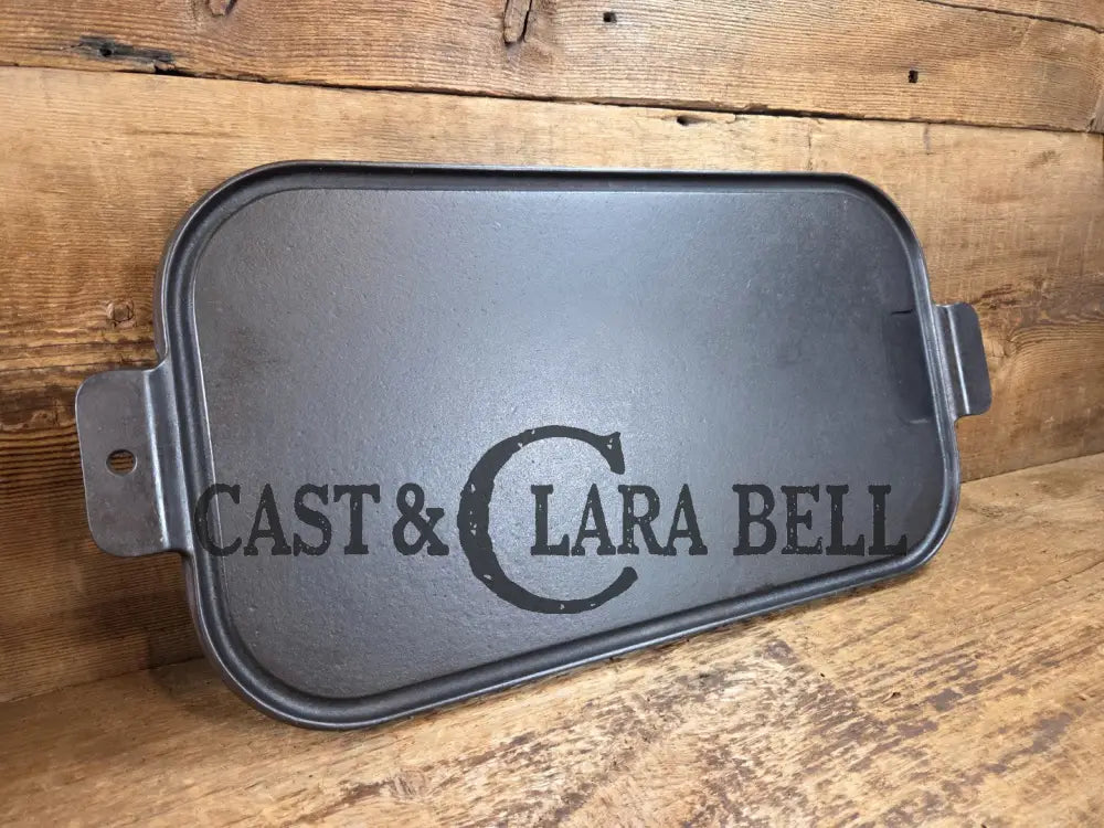 Mint Condition! 1930’s Wagner Ware #8 Cast Iron Long Griddle 1148. Great for griddle cakes at the cabin or home! Griddle