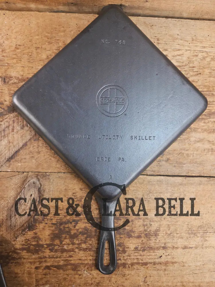 Mint condition 1940’s Griswold No. 768 A Square Utility Skillet. GREAT for cornbread and brownies! Skillet