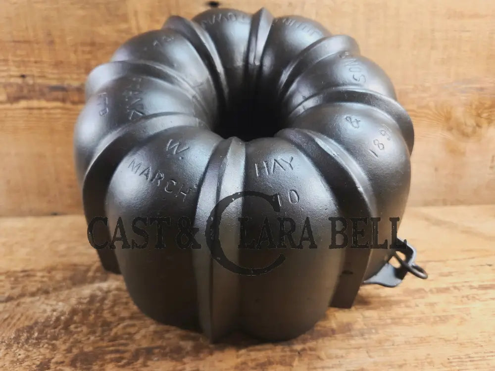 Mint Condition Collectors Piece! 1891 Patent Griswold made βFrank Hay and Sonsβ Bundt pan. Hard to find and Awesome for