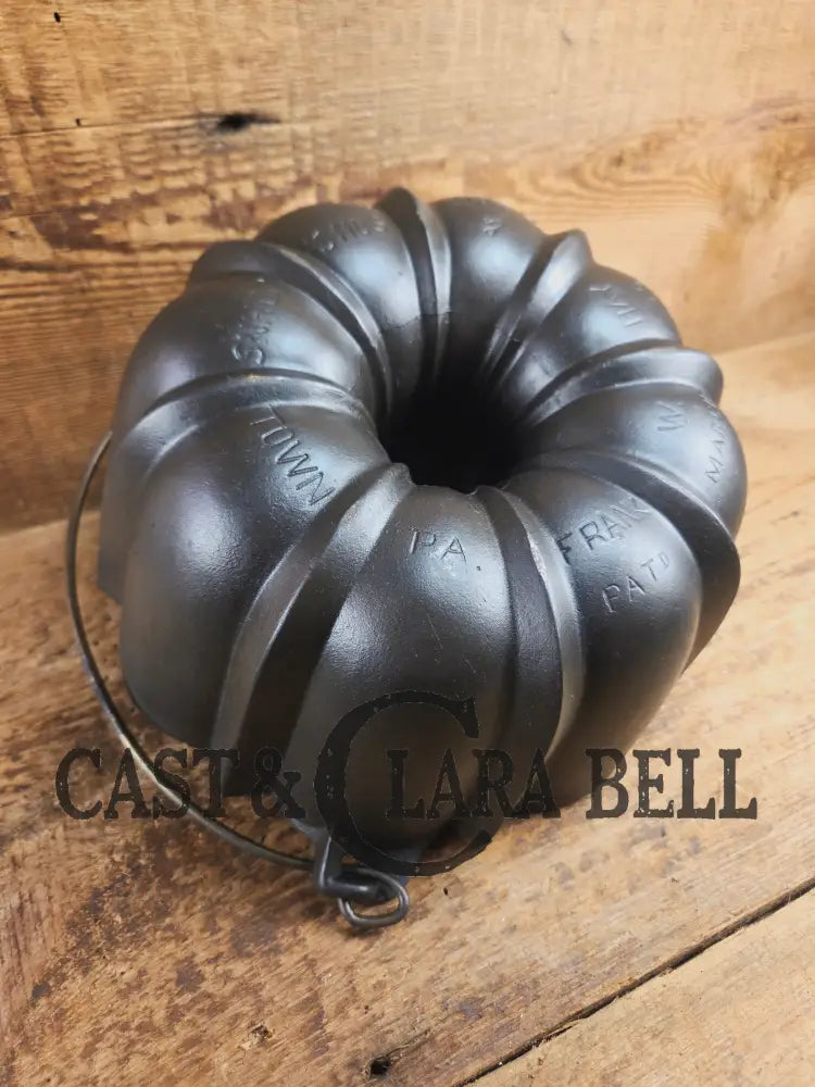 Mint Condition Collectors Piece! 1891 Patent Griswold made βFrank Hay and Sonsβ Bundt pan. Hard to find and Awesome for