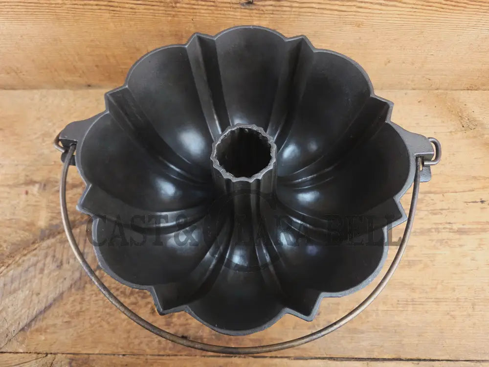 Mint Condition Collectors Piece! 1891 Patent Griswold made βFrank Hay and Sonsβ Bundt pan. Hard to find and Awesome for
