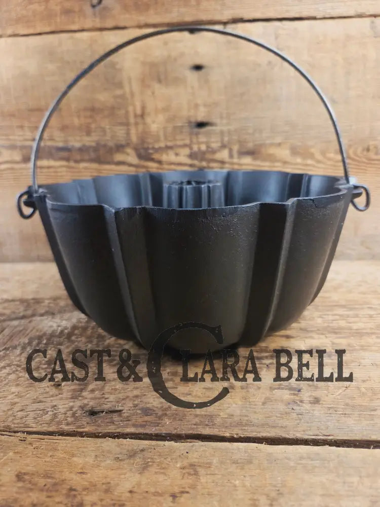 Mint Condition Collectors Piece! 1891 Patent Griswold made βFrank Hay and Sonsβ Bundt pan. Hard to find and Awesome for