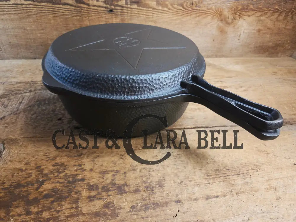 Mint Condition Hammered finish Lodge 4-In-1 star logo Combo Cooker. So versatile and elegant. Perfect gift or fully