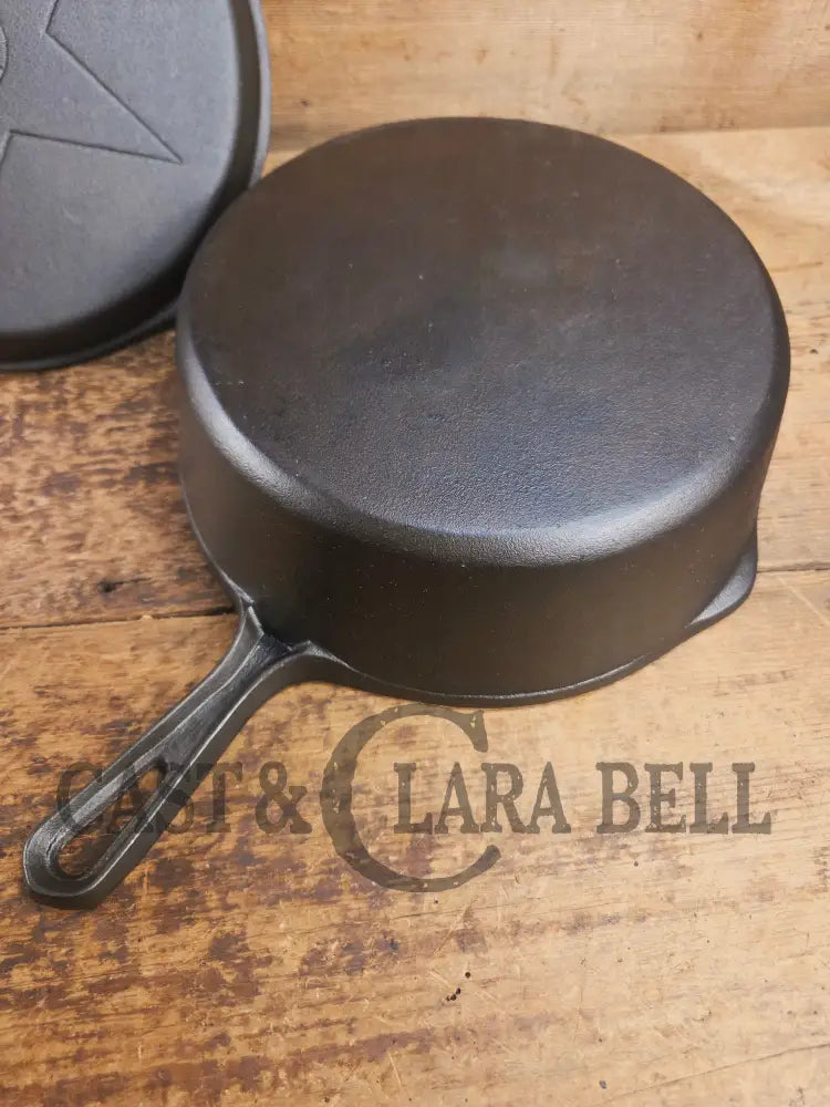 Mint Condition Lodge 4-In-1 star logo Combo Cooker. So versatile and elegant. Perfect gift or fully restored daily