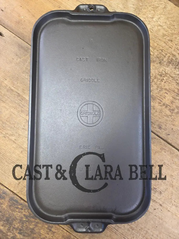 Mint condition looks brand new! 1930’s Griswold #8 Long cast iron griddle. 908 A. Great pancake griddle! Griddle