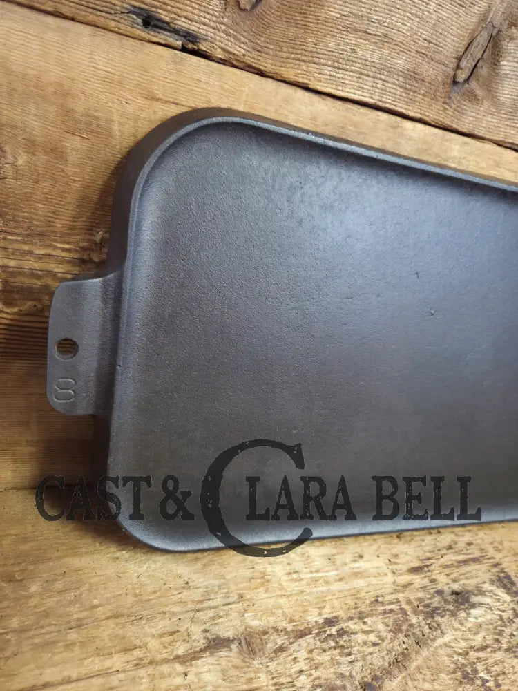 Mint condition looks brand new! 1930’s Griswold #8 Long cast iron griddle. 908 A. Great pancake griddle! Griddle