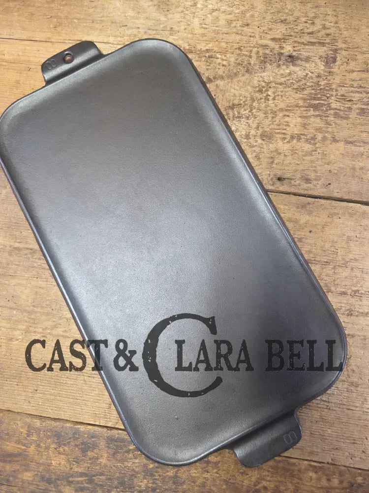 Mint condition looks brand new! 1930’s Griswold #8 Long cast iron griddle. 908 A. Great pancake griddle! Griddle