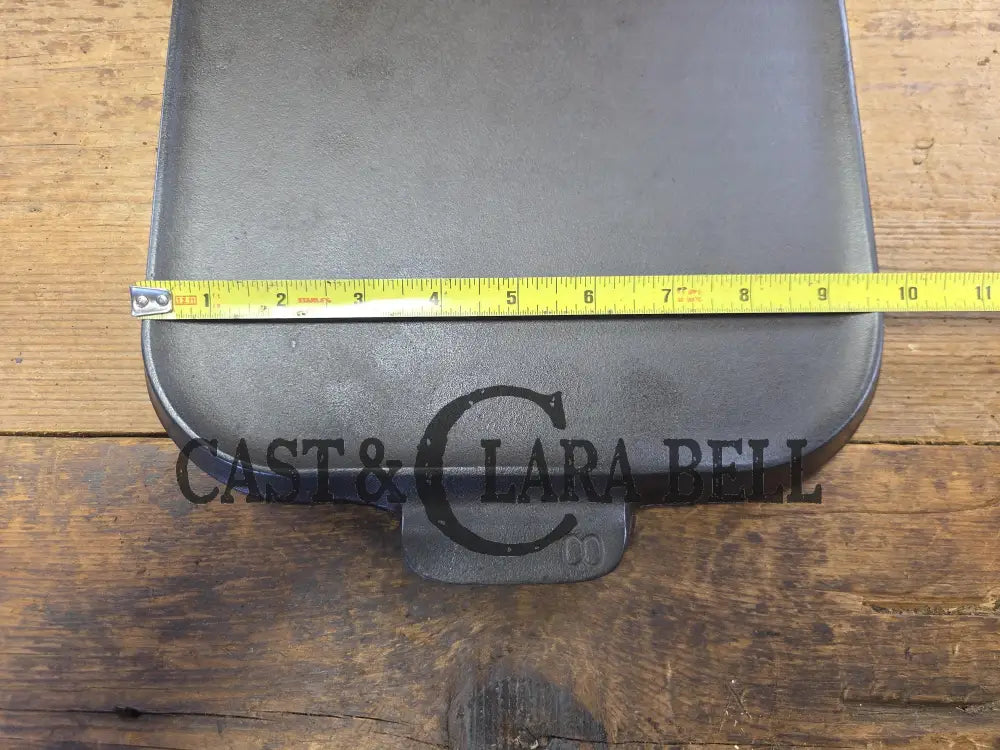Mint condition looks brand new! 1930’s Griswold #8 Long cast iron griddle. 908 A. Great pancake griddle! Griddle