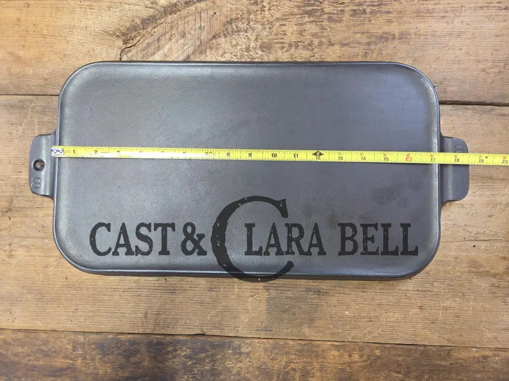 Mint condition looks brand new! 1930’s Griswold #8 Long cast iron griddle. 908 A. Great pancake griddle! Griddle